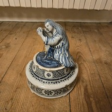 Vierge En Faience