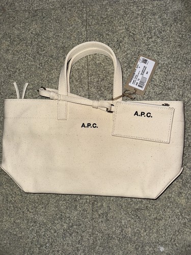 Sac main le - main, a.p.c.