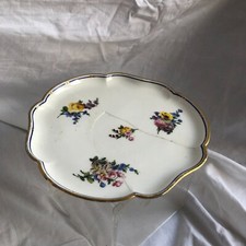 PETIT PLATEAU EN PORCELAINE DE