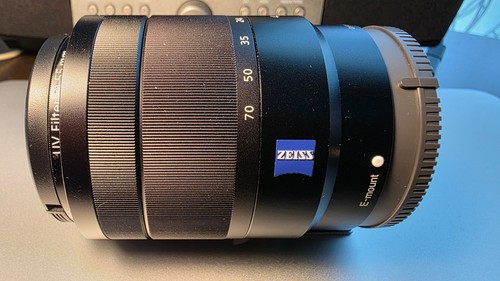 Sony vario 70mm - f/4, oss