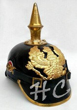 Casque à pointes d'armure en