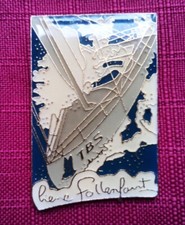 Pin's Bateau le voilier TBS course de voile Pierre Follenfant  (41)