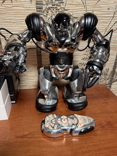 Robosapien robot chrome silver - robot,