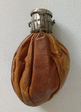 AUMÔNIERE  BOURSE PORTE MONNAIE ANCIEN  EN CUIR ET METAL