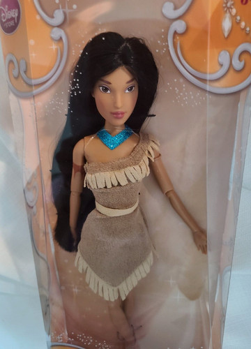 Pocahontas doll disney store - doll, *