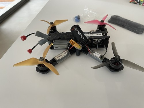 Drone racer fpv - pouces, rotor