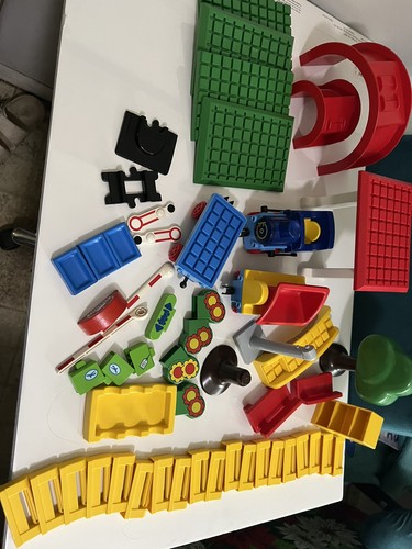 Vtg 1990 playmobil train - vtg,