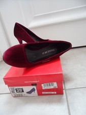 Escarpins talons 10 cm Neufs Marque Mascara Pointure 39 velours couleur bordeaux