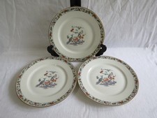 3 assiettes plates en