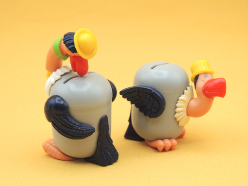 Kinder figurine capsule - kinder,