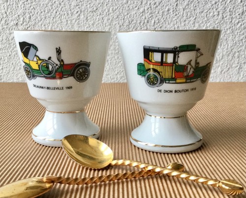 Tasses gobelets sur - sur, pied