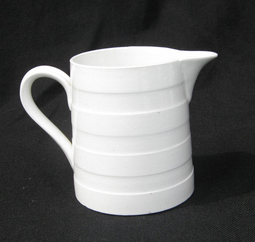 Ancien pot lait - à, à