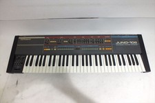 Synthétiseur polyphonique programmable Roland JUNO-106 61 touches 6 voix