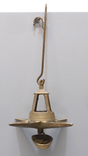 - BELLE ANCIENNE LAMPE A HUILE