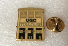 pin's  Vintage  Toulouse cinéma UGC doré