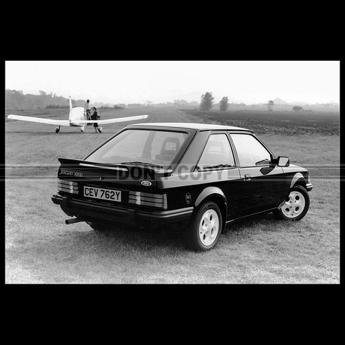 Photo 025739 ford - a.025739, escort