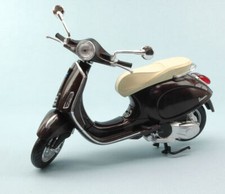 Miniature Vespa Primavera 125