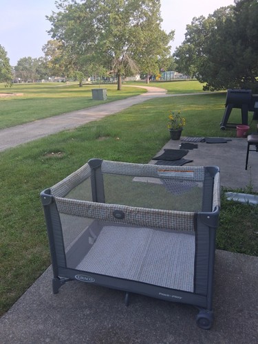 Graco pack play yard - yard,