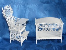 06J18 ANCIEN MOBILIER DE POUPEE FIL DE FER BLANC PETITE ECHELLE CHAISE HAUTE