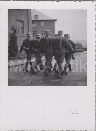 Photo ww2 soldats marchent - ww2,,