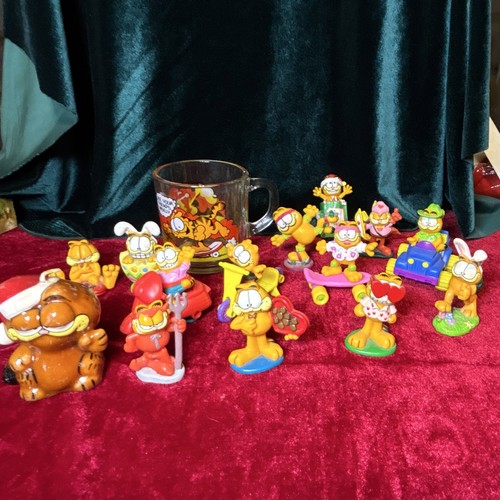 Vintage garfield figurine lot - vintage,