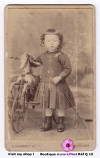 FILLETTE AVEC UN TRICYCLE CHEVAL, TOY HORSE, CDV CHAMARET à AUBERVILLIERS  -Q16