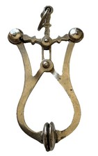 Relève-Jupe Saute-Ruisseau en Métal Accessoire de Mode Jupe Robe des Dames 19ème