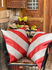 Read et Blanc Cuir Oreiller