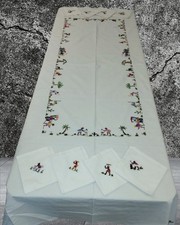 Nappe brodée faite - faite, main