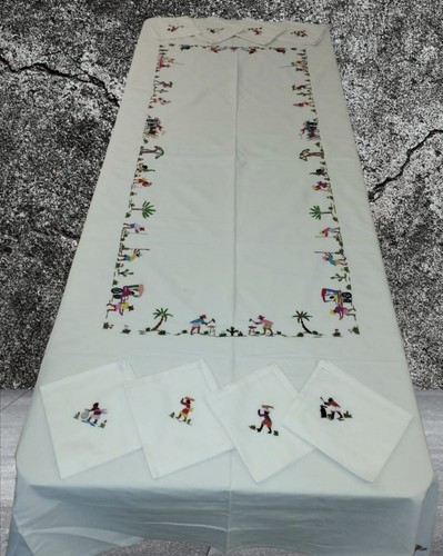 Nappe brodée faite main - brodée,