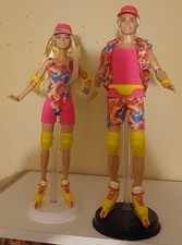 BARBIE THE MOVIE - LE FILM - MATTEL - Barbie + Ken patineurs Skating + Socles !