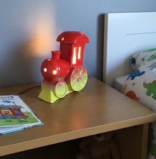 Adorable Lampe de Chevet Enfant / Veilleuse Train Rouge et Jaune - Déco ludique