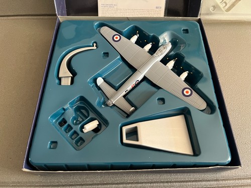 Avion miniature militaire avro - militaire,