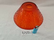 1 belle ancienne suspension  abat jour verre moulé rouge typique des années 80 