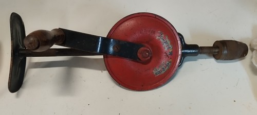 Ancienne perceuse manuelle - perceuse,