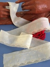 Volant en broderie fine -