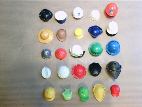 Lot playmobil 25 chapeaux - /,