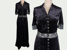 Robe noire vintage années 70 en velours et dentelle fleurie transparente longue