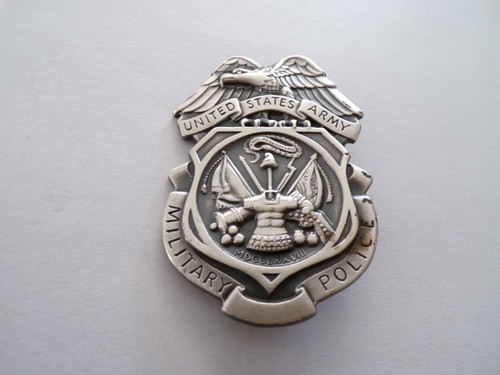 Insigne militaire police - insigne,