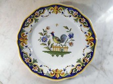( 01 ) MAGNIFIQUE ASSIETTE AU COQ EN FAIENCE DE DESVRES PAR GEO MARTEL 