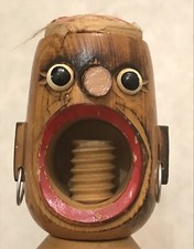 Casse noisette à vis en bois