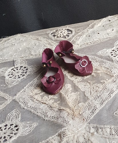 Jolies chaussures cuir poupée - cuir,