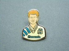 Pin's Epoxy JOUEUR OM 1993