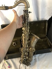VINTAGE SAXOPHONE COUTURIER LA