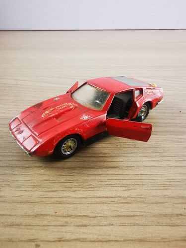 Voiture miniature ancienne