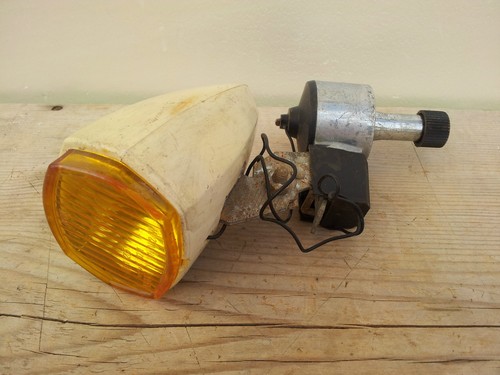 Ancien feu vélo avec sa - ancien,