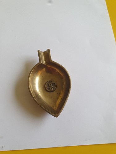 Ancien cendrier laiton - en,