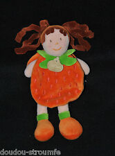 ? Poupée Fraise DOUDOU ET COMPAGNIE Fille Orange Vert Cape 20 cm Doll TTBE