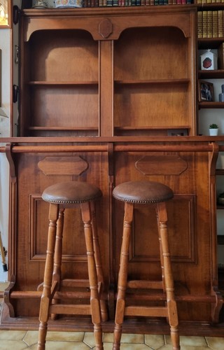 Bar ses tabourets - bar, et