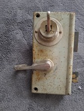 ancienne serrure de porte